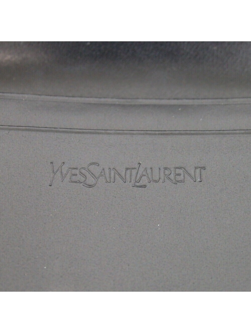 Authentic Yves Saint Laurent card case  leather[Used] - Picture 15 of 15